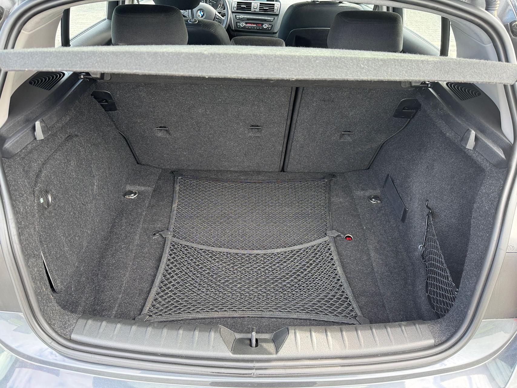 mauto BMW 118D szara 143KM