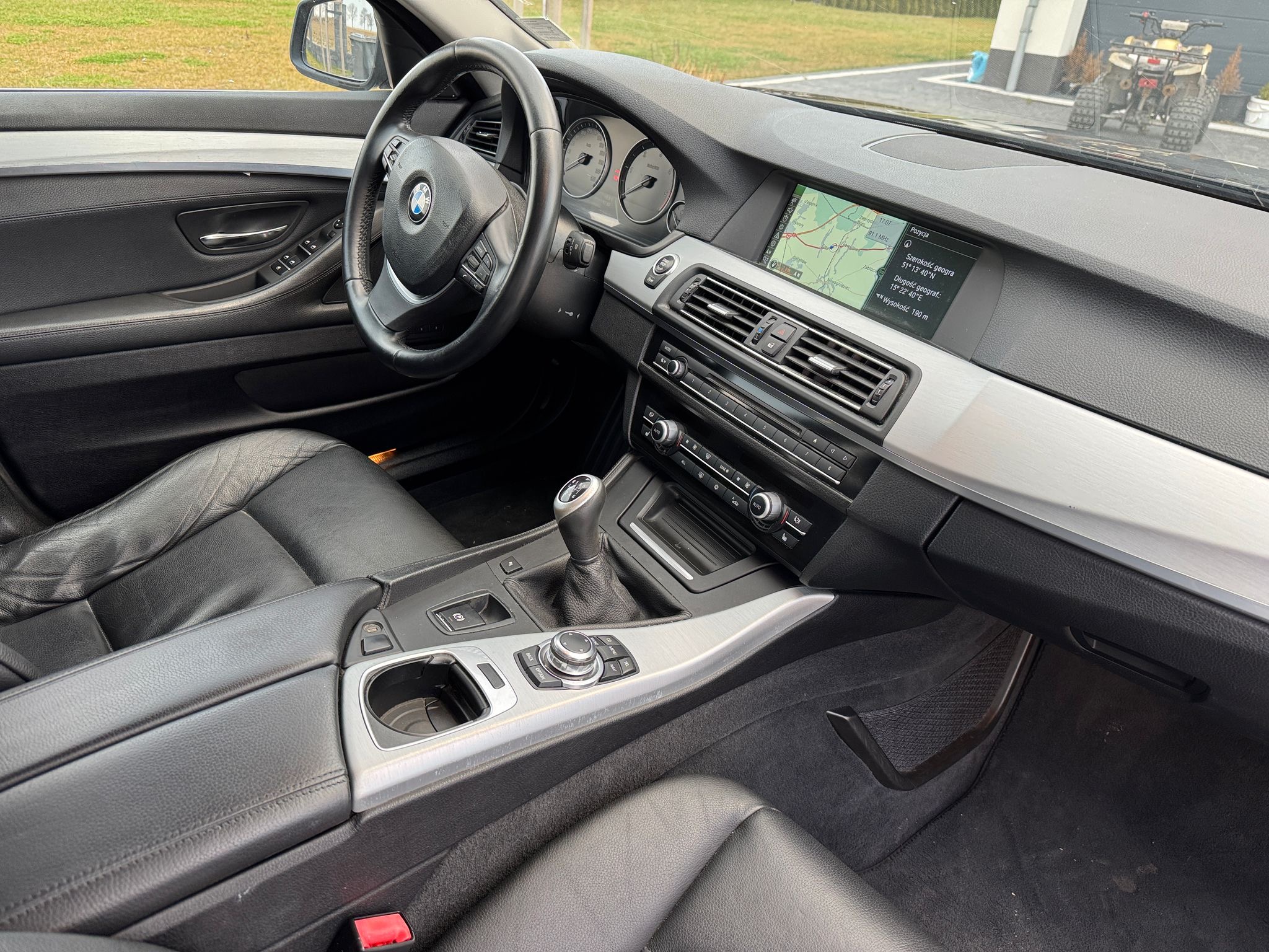 mauto BMW 520D F11 czarny manual 184KM