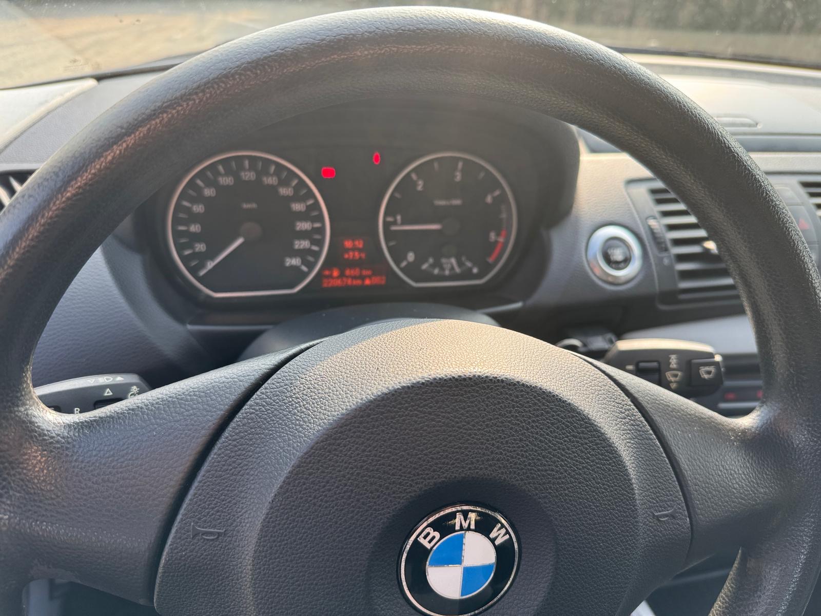 mauto BMW  1 e87 118D 143KM