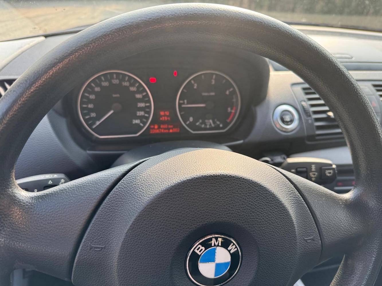 mauto BMW 1 e87 118D 143KM
