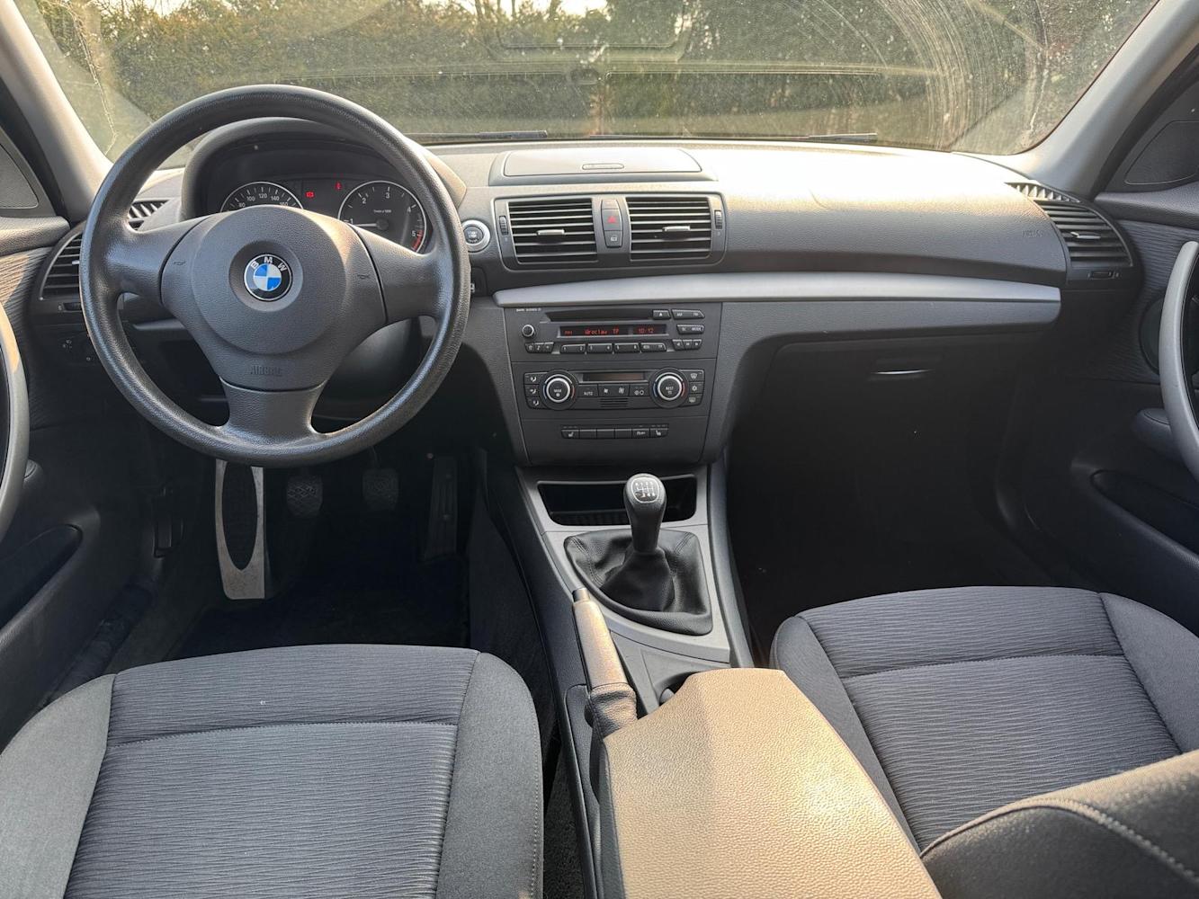 mauto BMW 1 e87 118D 143KM