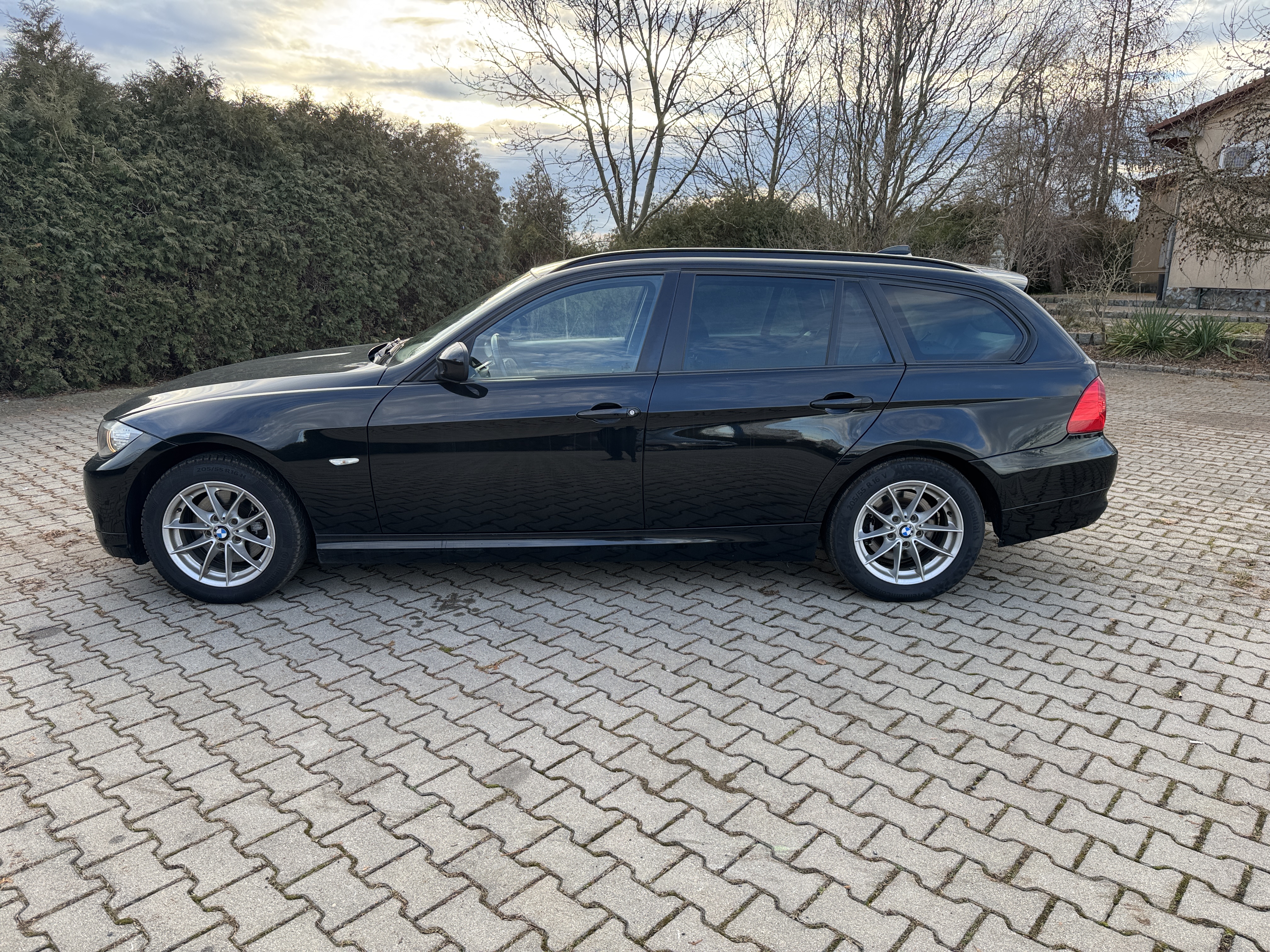 mauto BMW E91 320D TOURING AUTOMAT 184KM