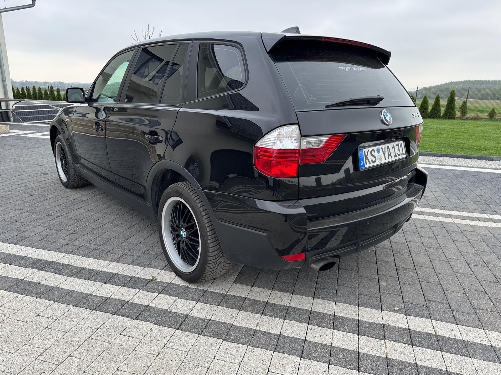 mauto BMW X3 czarna 177KM