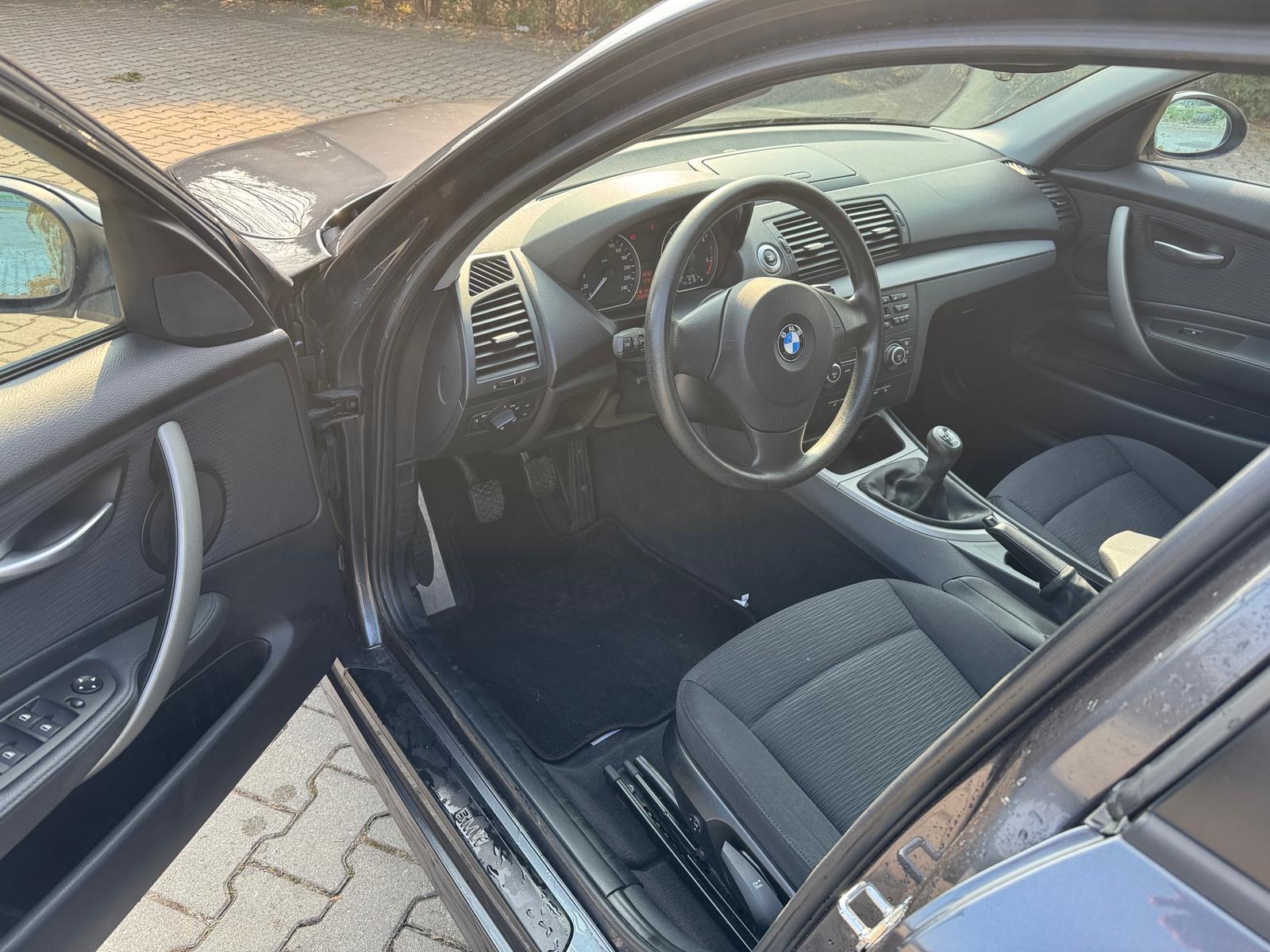 mauto BMW  1 e87 118D 143KM