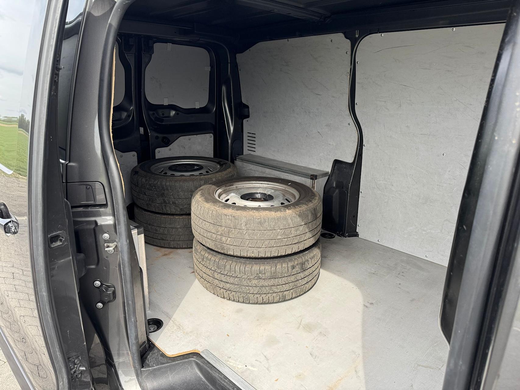 mauto PEUGEOT Expert 150KM