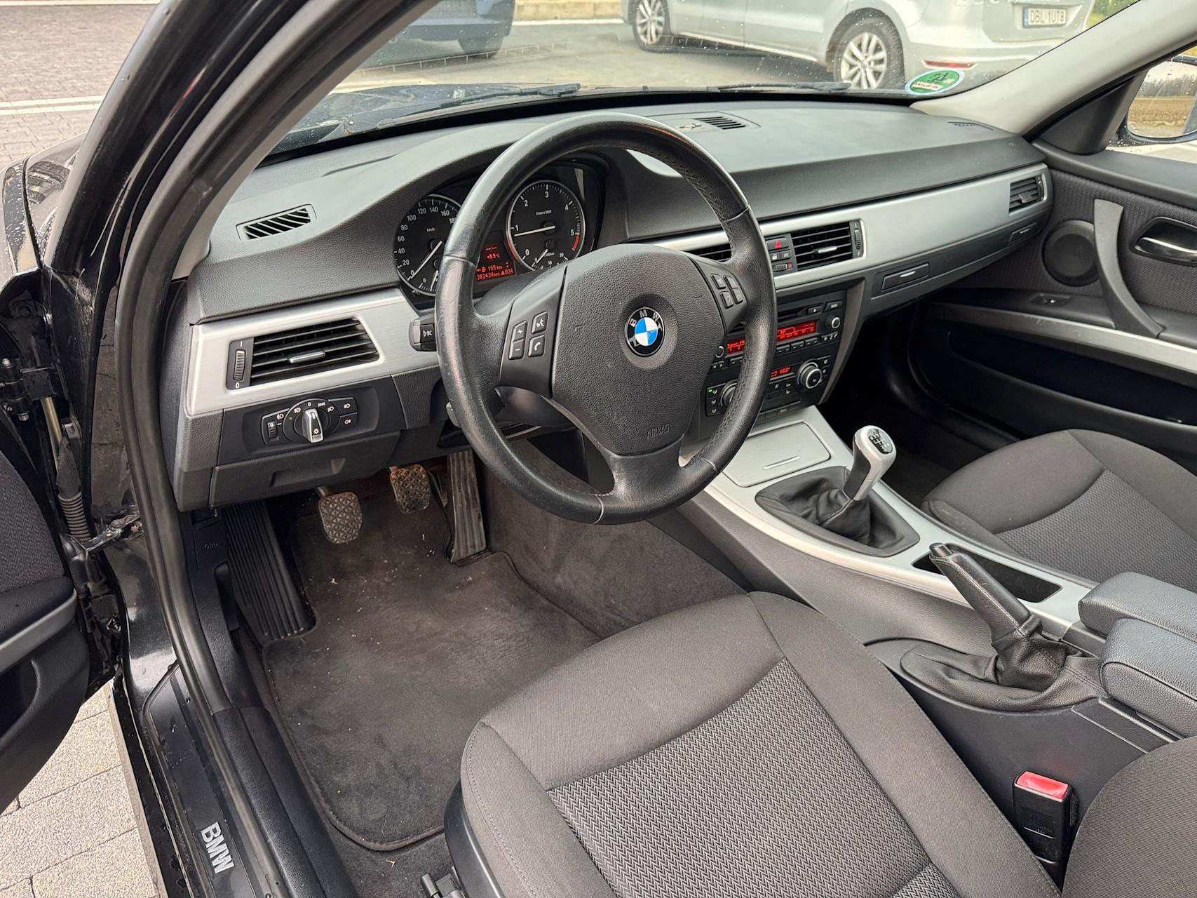 mauto BMW 318D sedan 280TKM 143KM