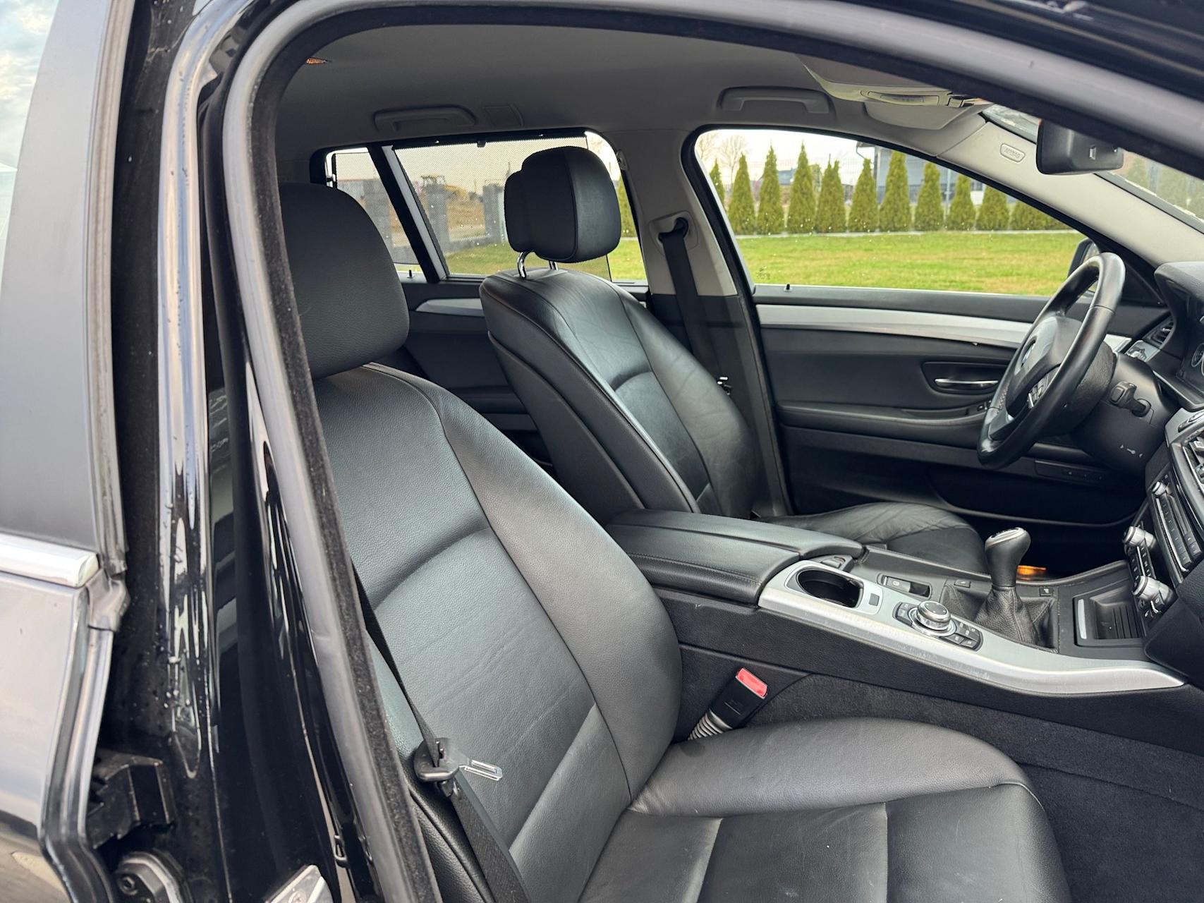 mauto BMW 520D F11 czarny manual 184KM