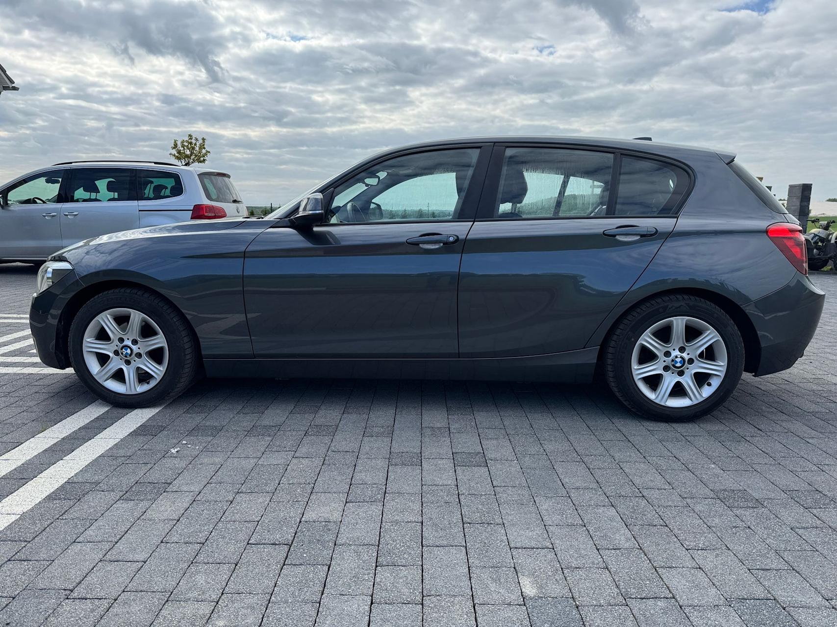mauto BMW 118D szara 143KM