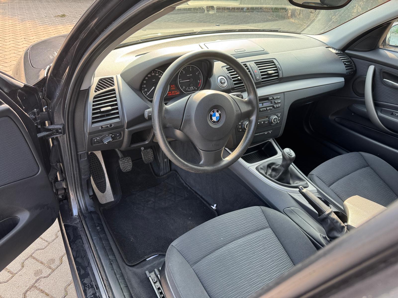 mauto BMW  1 e87 118D 143KM