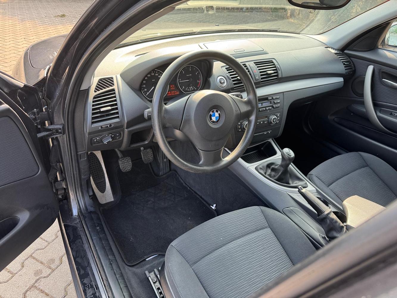 mauto BMW 1 e87 118D 143KM