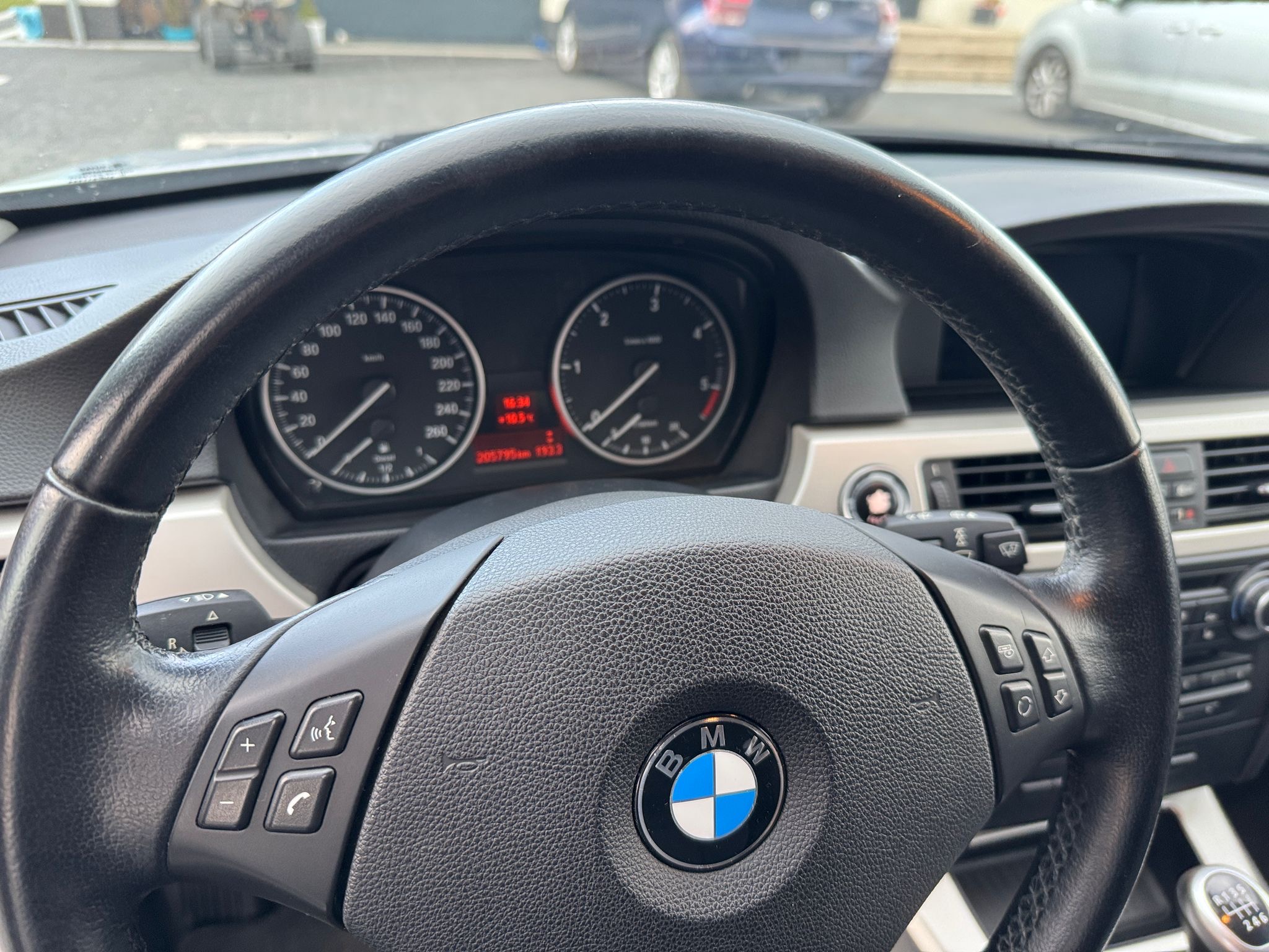 mauto BMW 318D Touring Edition Exclusive 143KM
