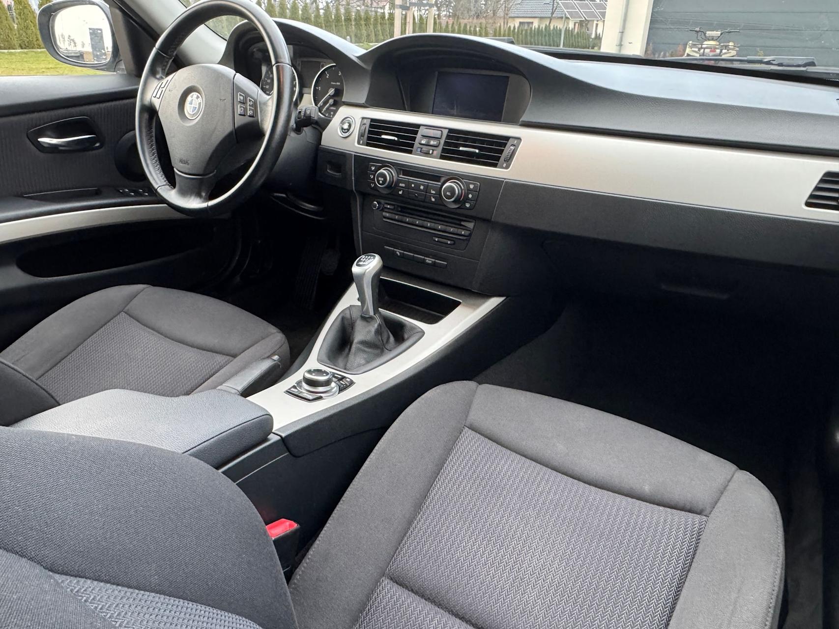 mauto BMW 318D Touring Edition Exclusive 143KM