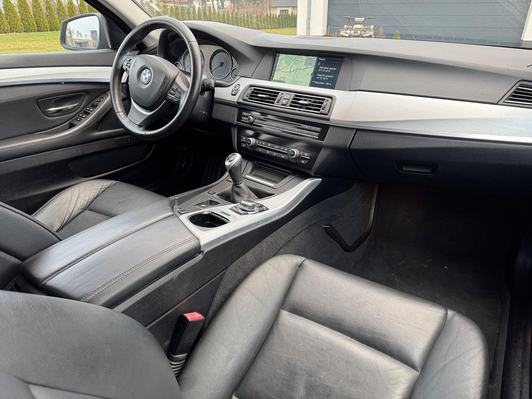 mauto BMW 520D F11 czarny manual 184KM
