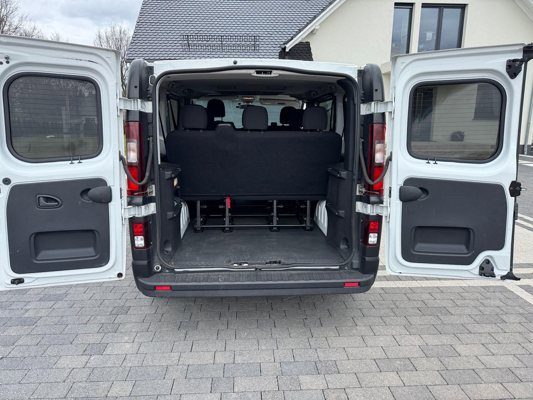 mauto Opel VIVARO 9 osób 2x klima ! 95KM