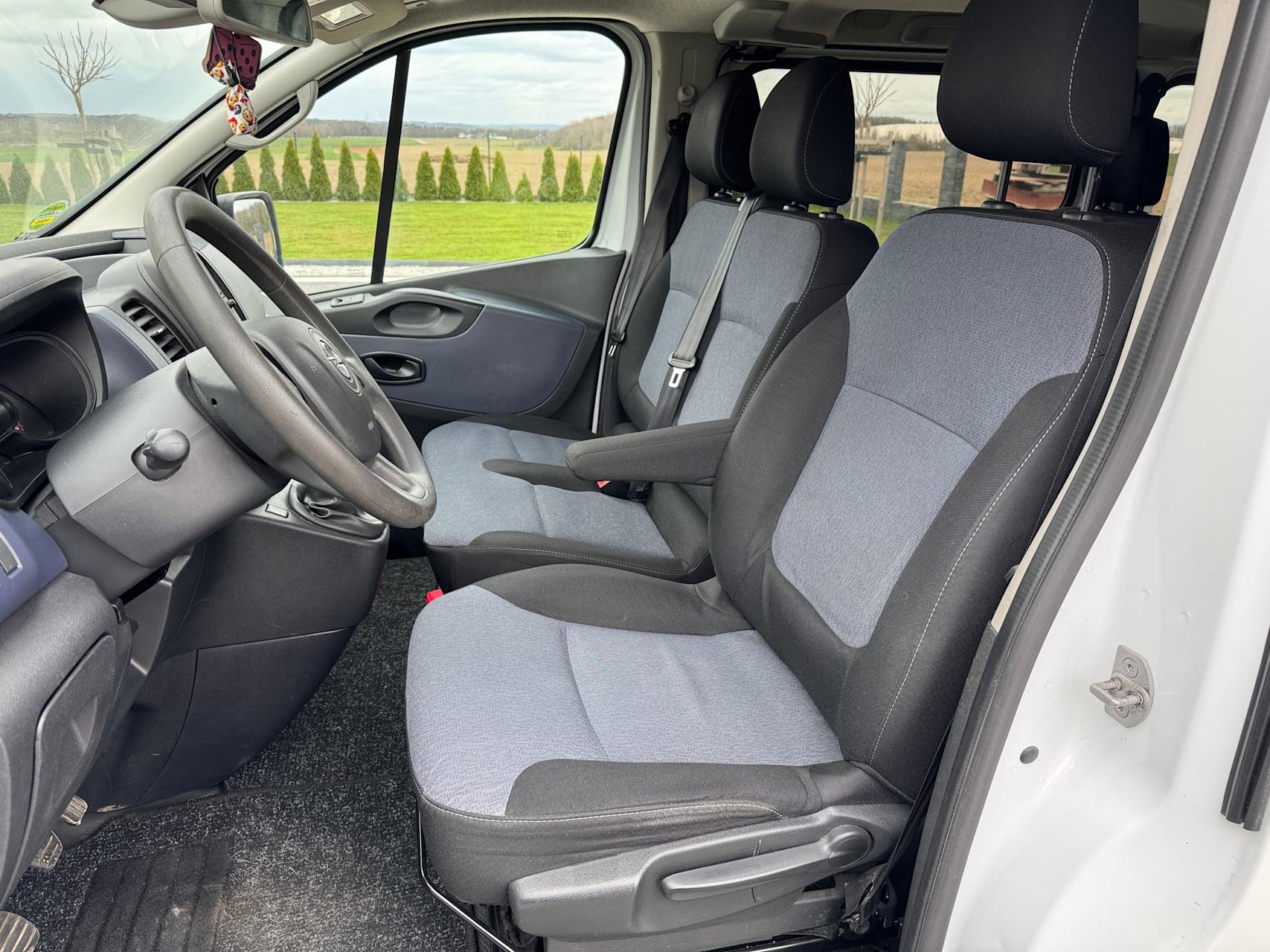 mauto Opel VIVARO 9 osób 2x klima ! 95KM