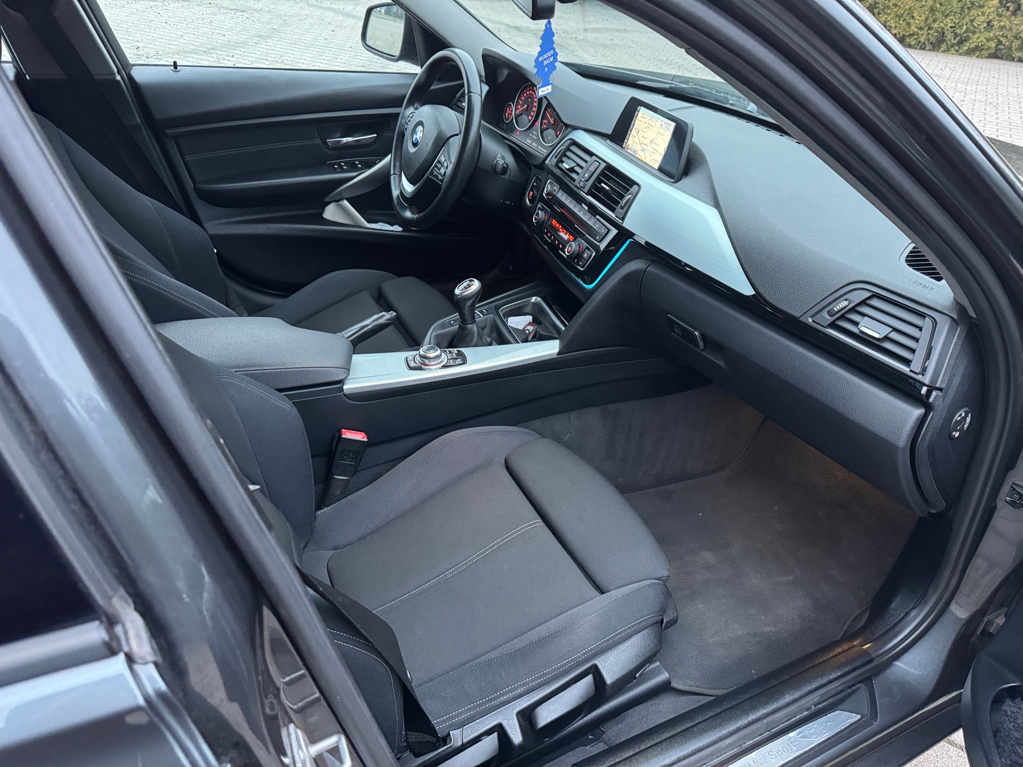 mauto BMW 318 Touring Sport-Line 143KM