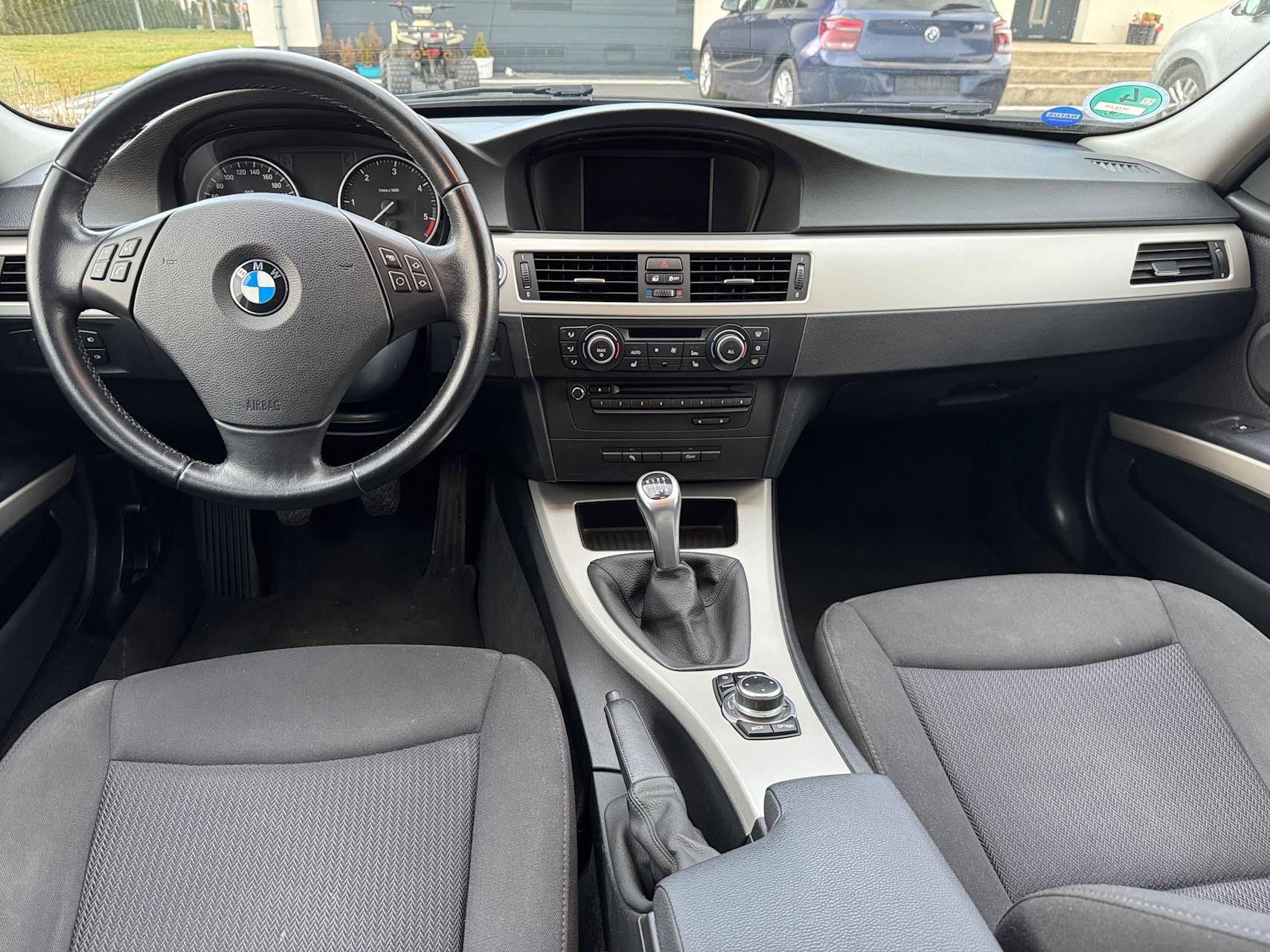 mauto BMW 318D Touring Edition Exclusive 143KM