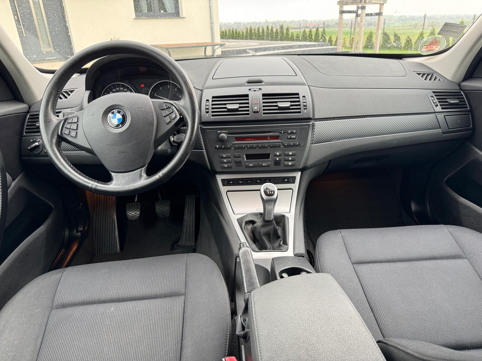 mauto BMW X3 czarna 177KM
