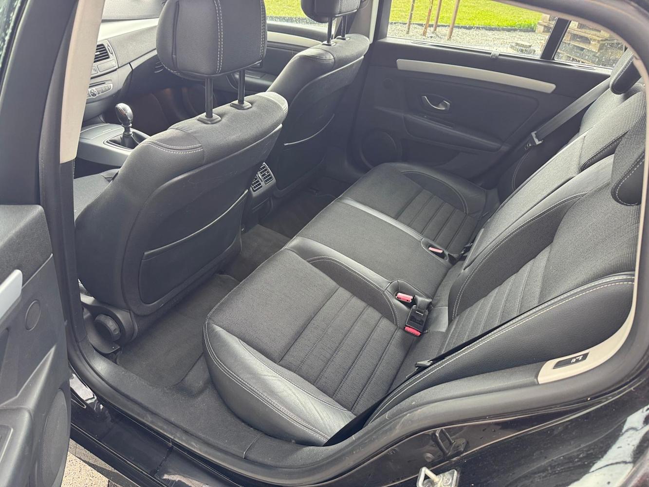 mauto RENAULT LAGUNA III 150KM