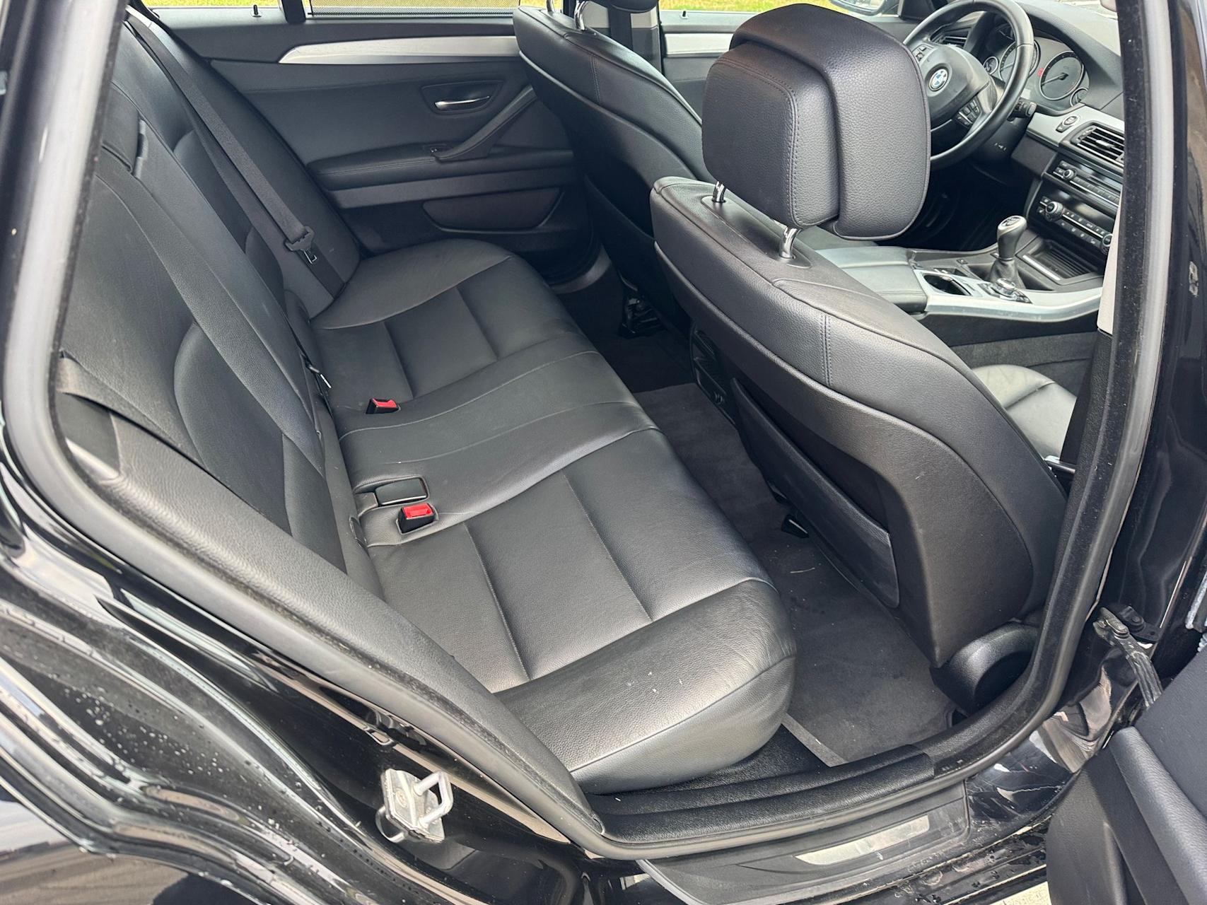 mauto BMW 520D F11 czarny manual 184KM