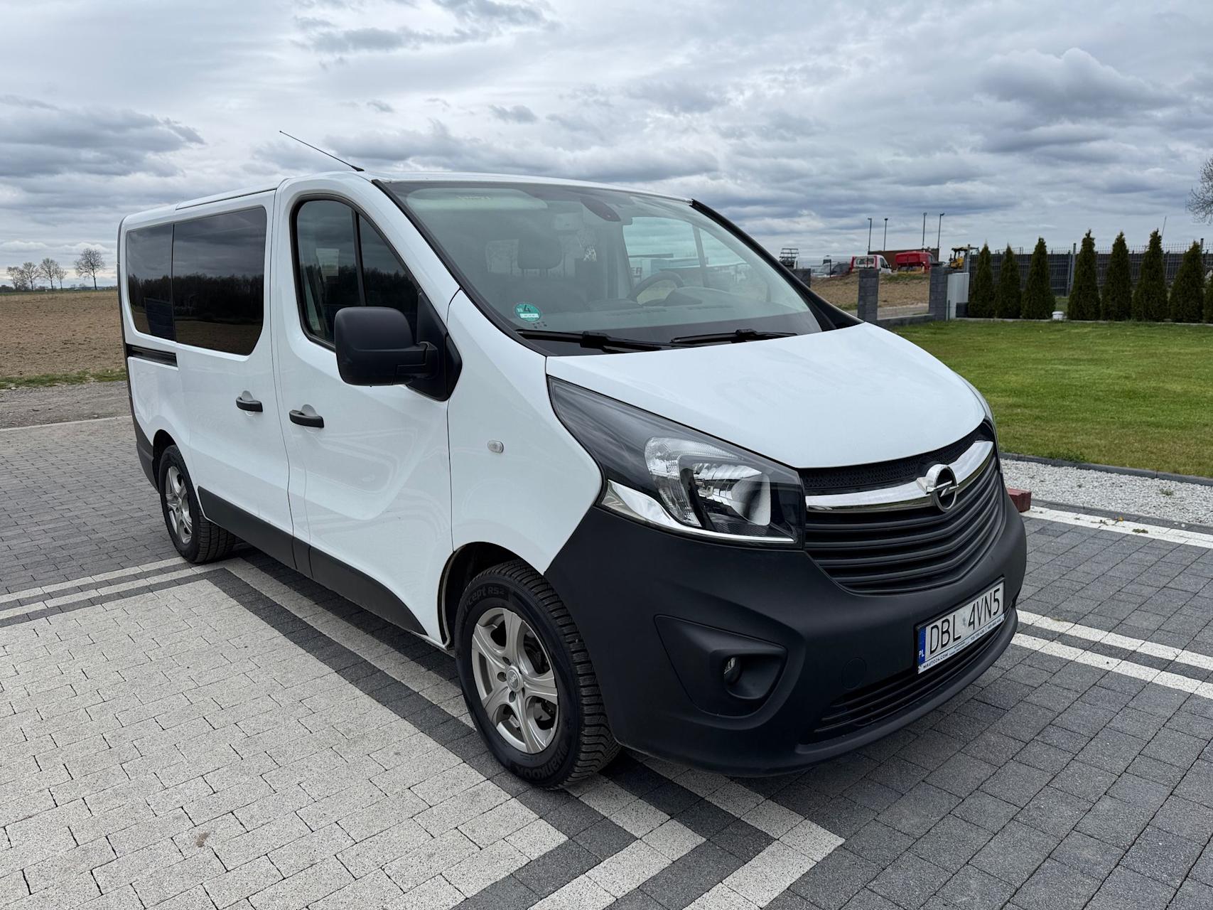 mauto Opel VIVARO 9 osób 2x klima ! 95KM