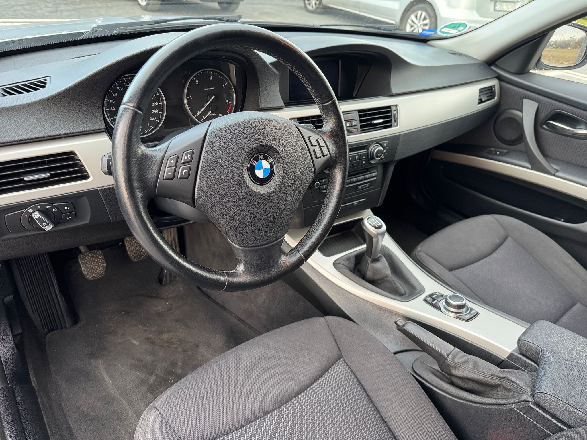 mauto BMW 318D Touring Edition Exclusive 143KM