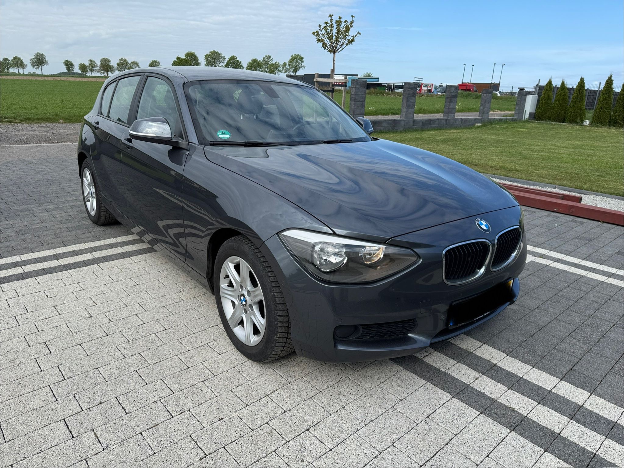 mauto BMW 118D szara 143KM
