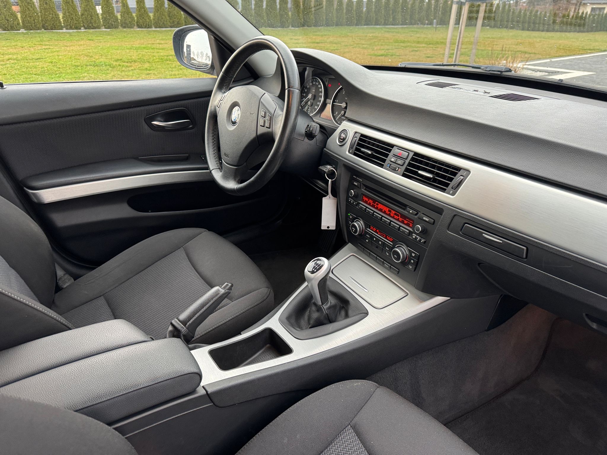 mauto BMW 318D sedan 280TKM 143KM