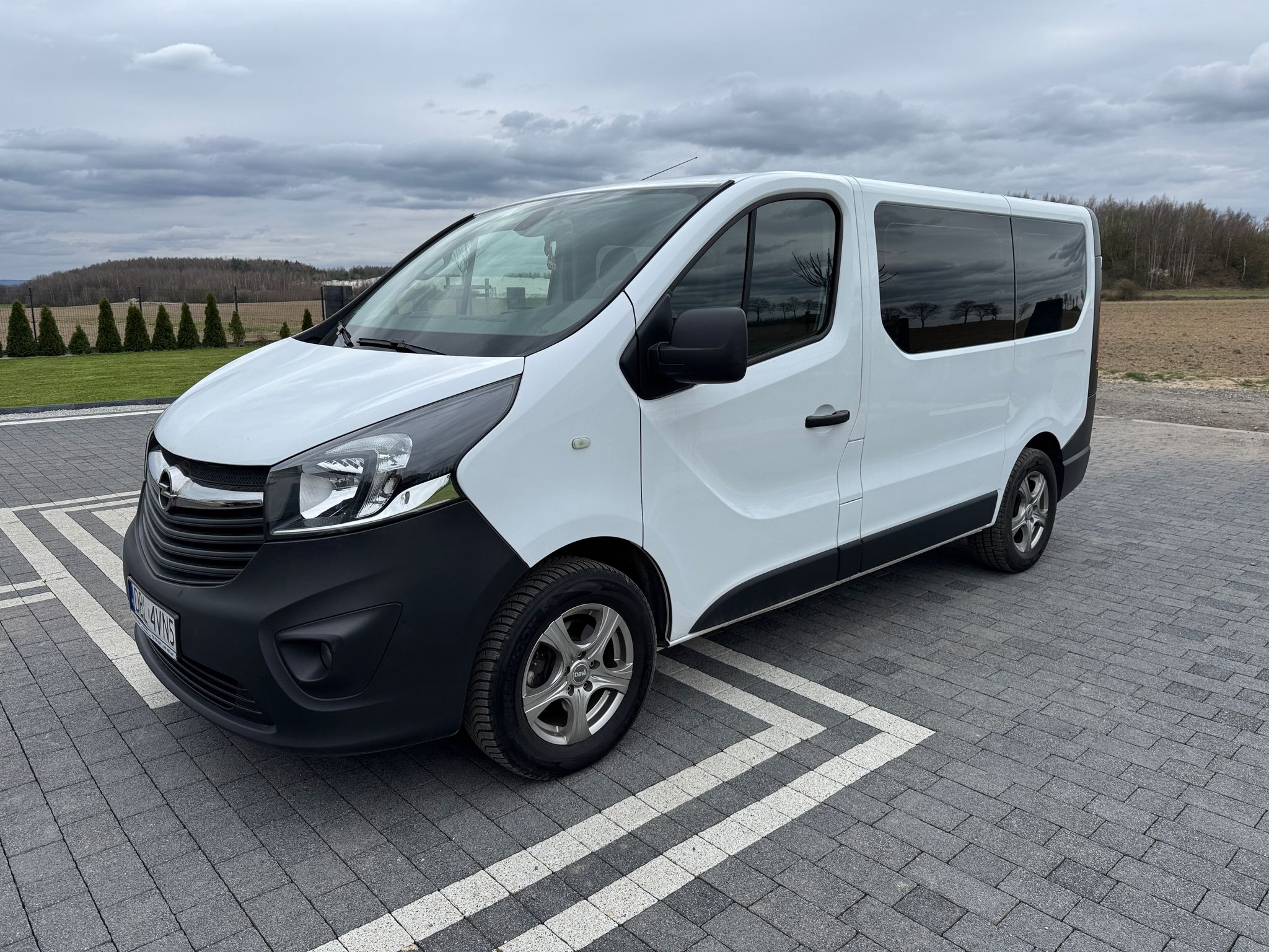 mauto Opel VIVARO 9 osób 2x klima ! 95KM