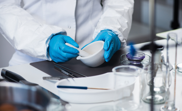 Mocznik-farmaceutyczny-vs-techniczny-a-stabilność-i-bezpieczeństwo-formulacji-MEDICOS-06