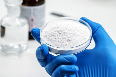 Mocznik farmaceutyczny vs techniczny a stabilność i bezpieczeństwo formulacji