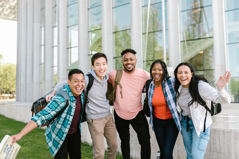 Newcomers to Canada like you have the opportunity to build new connections, gain valuable skills, explore new job opportunities, register for language ...