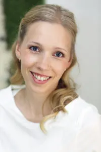 Laillistettu ravitsemusterapeutti, TtM Kati Laine toimii yrittäjänä Pohjois-Savon alueella työterveyshuollossa ja yksityisasiakkaiden parissa. Lisäksi hän pitää luentoja eri kuulijaryhmille. Kysyimme häneltä muutaman kysymyksen vedestä.