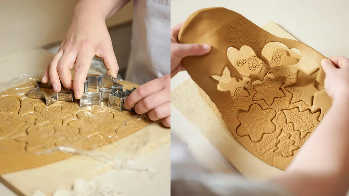 5.	Paina muoteilla koristekuvioita levystä niin paljon kuin mahtuu – aivan kuten tekisit pipareita.
6.	Poista kelmu ja nosta ylimääräinen savi pois alustalta. Koristeet jäävät alustalle kuivumaan.