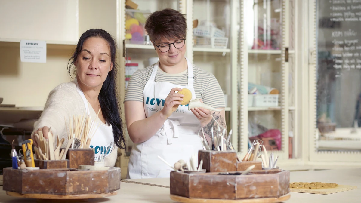 Lovisaven yrittajat, artesaanit Janine Bergström ja Pia-Maria Reinholm