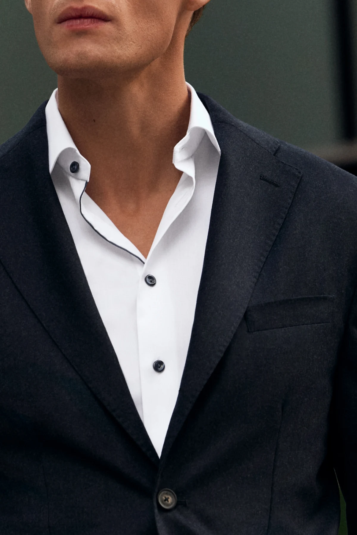white signature twill shirt navy details shirt