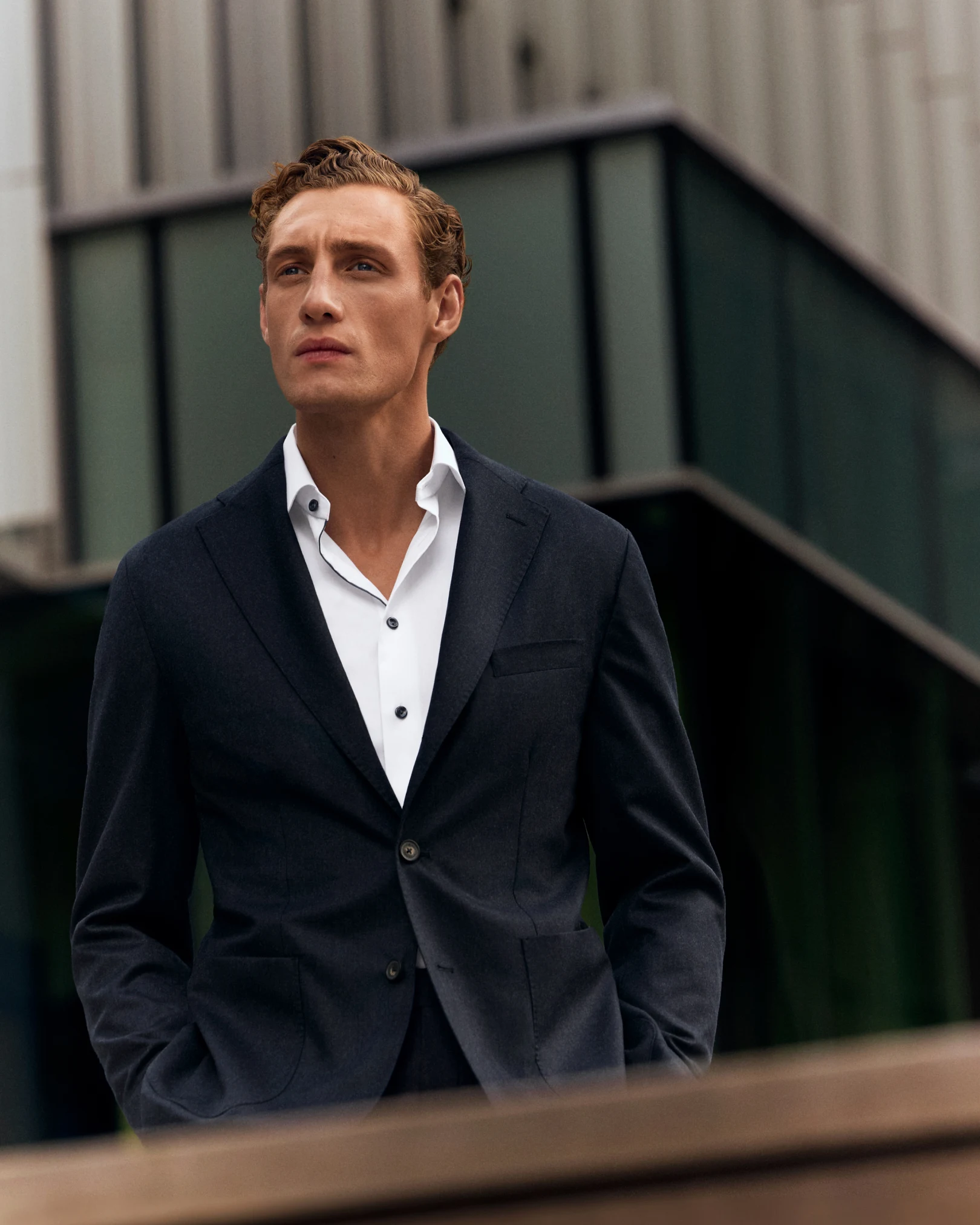 soft jacket and navy details signature twill shirt