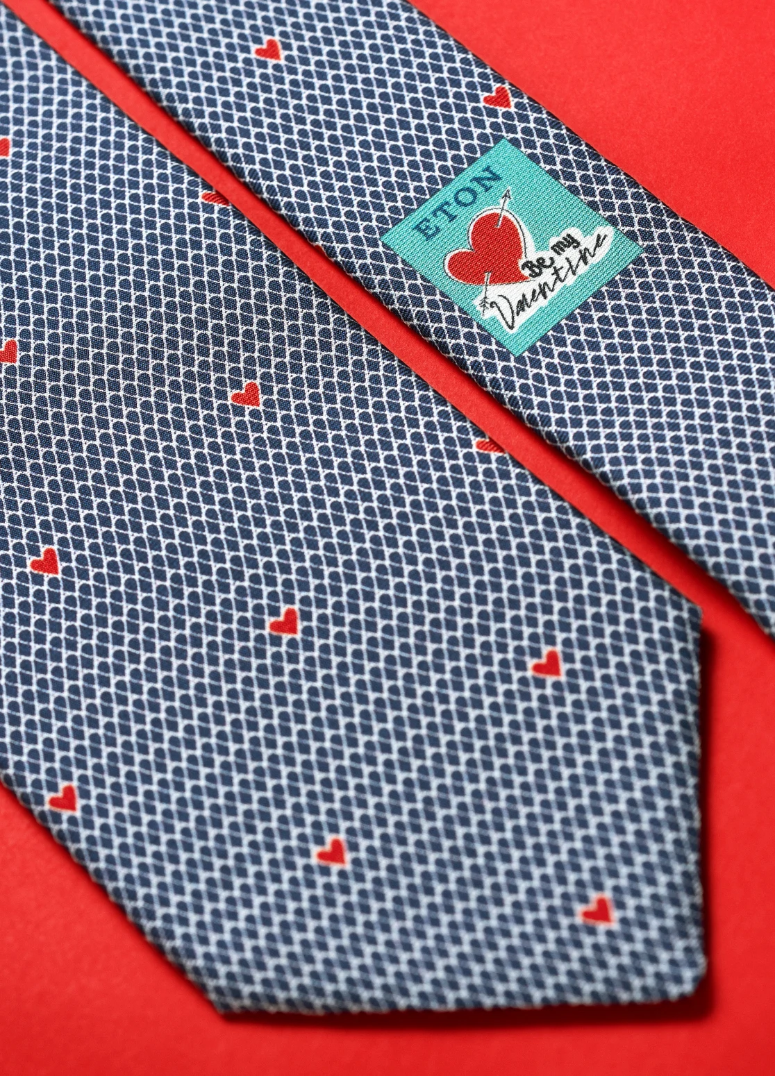 heart tie detail