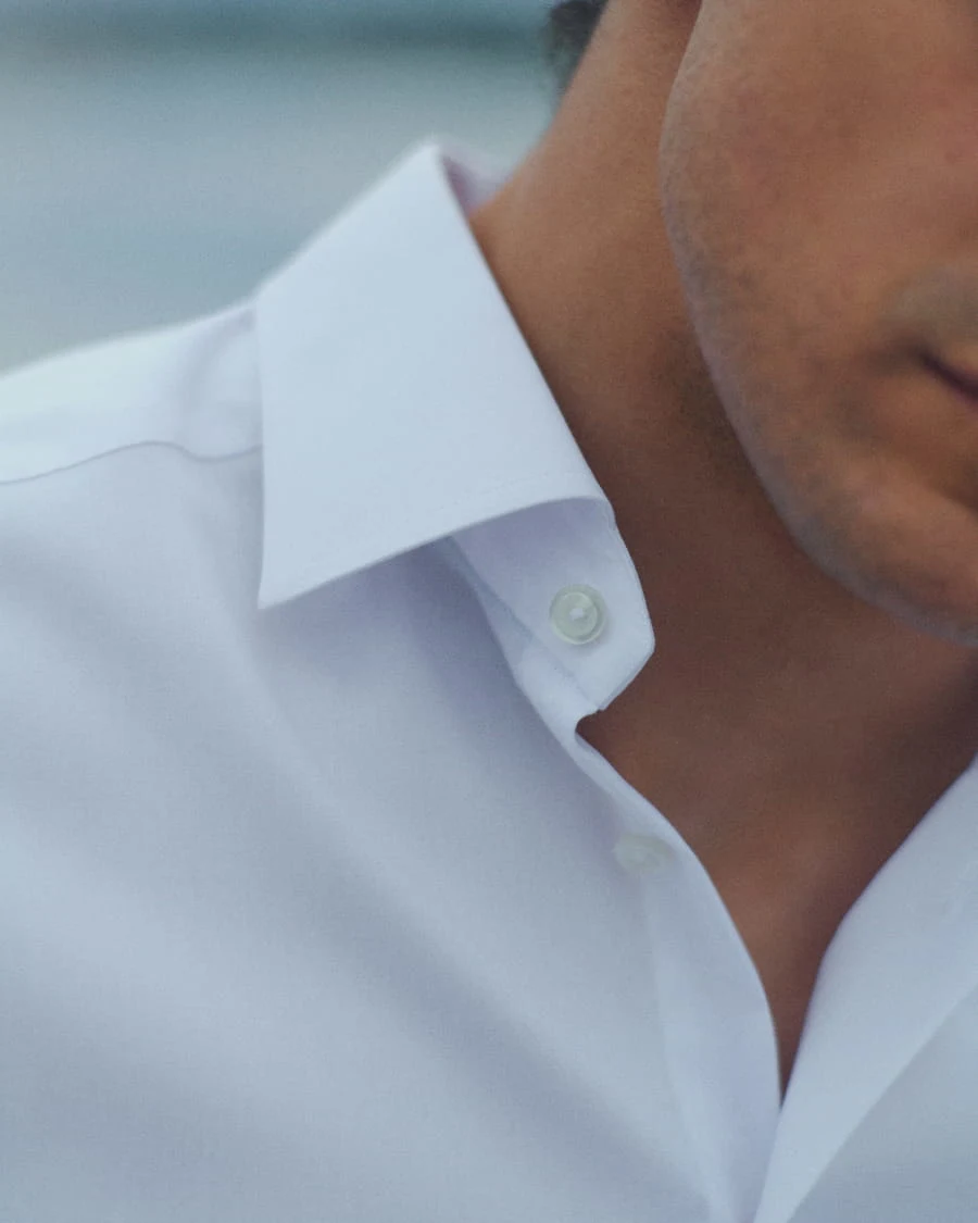 close up of eton signature twill collar