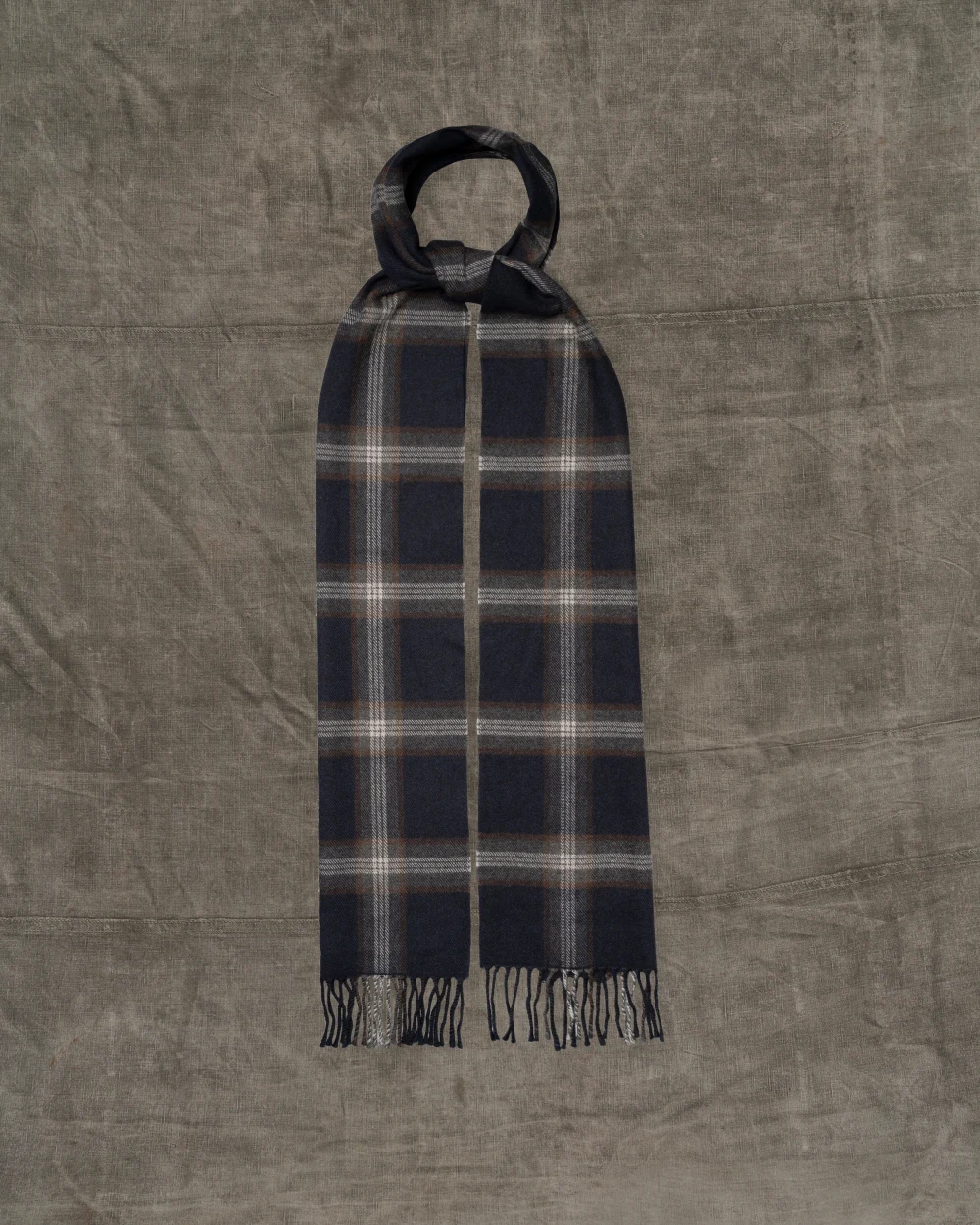 scarf with checks