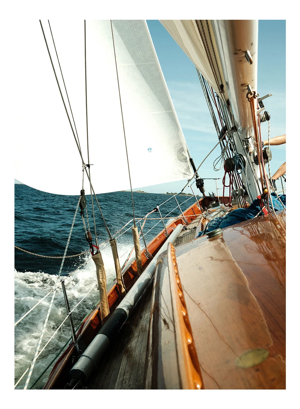 sailing boat sailing on open water