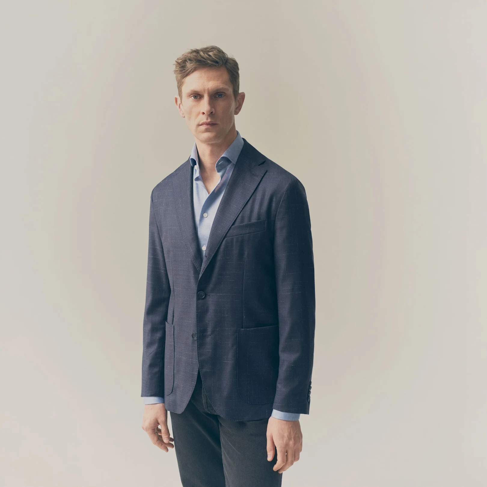 modell in soft jacket