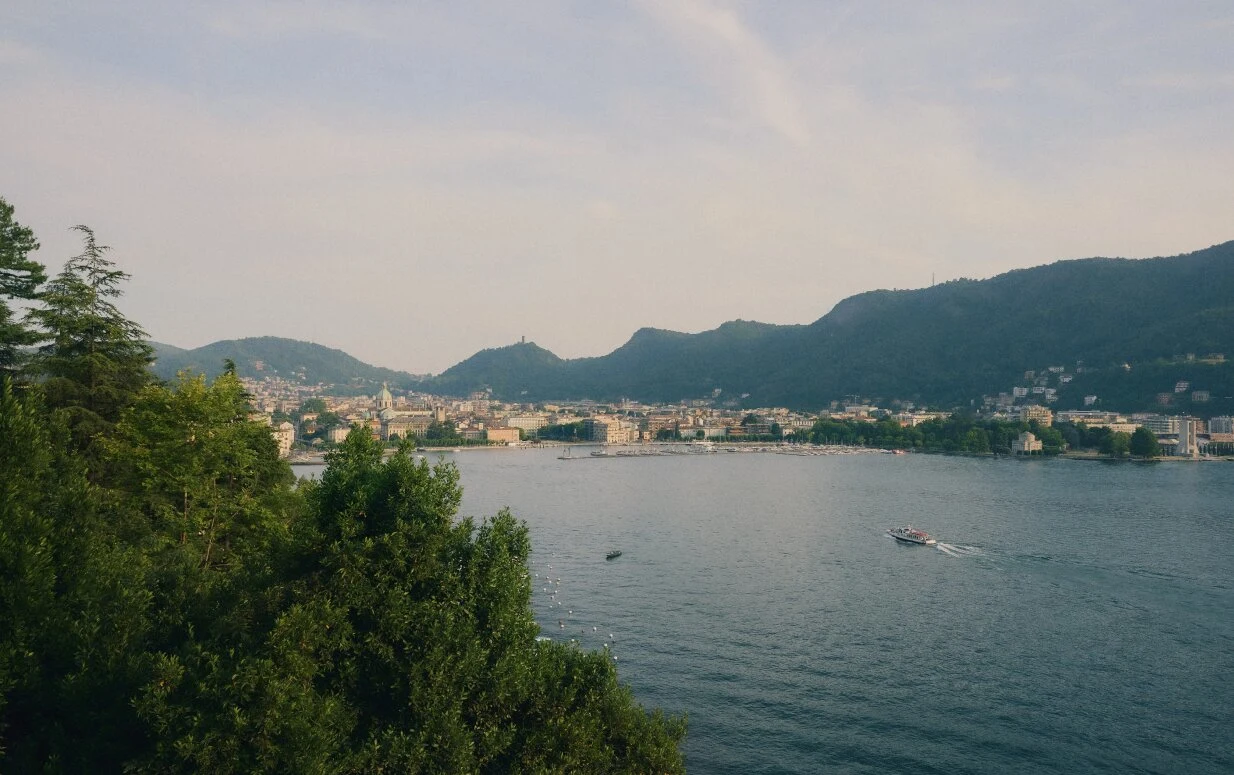 image of como from afar