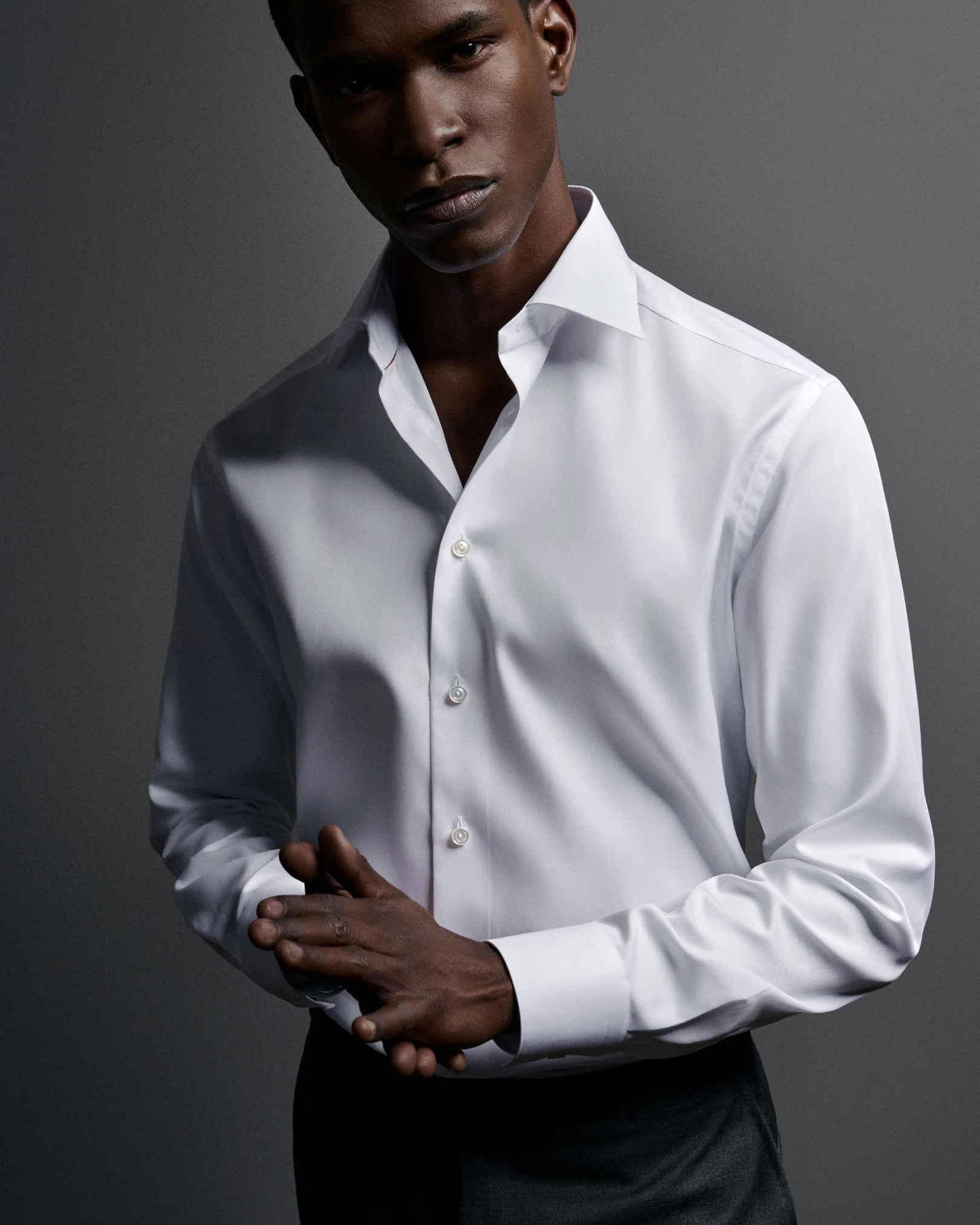 white signature twill shirt on model