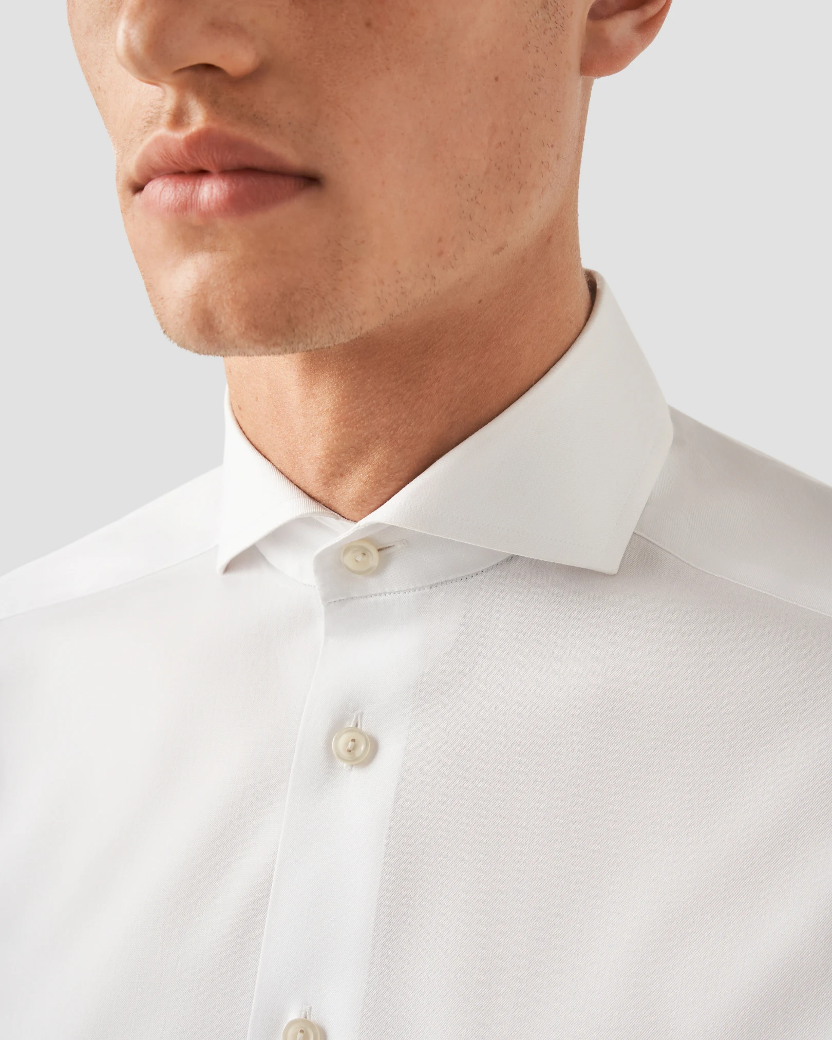 Extreme Cut Away Collar