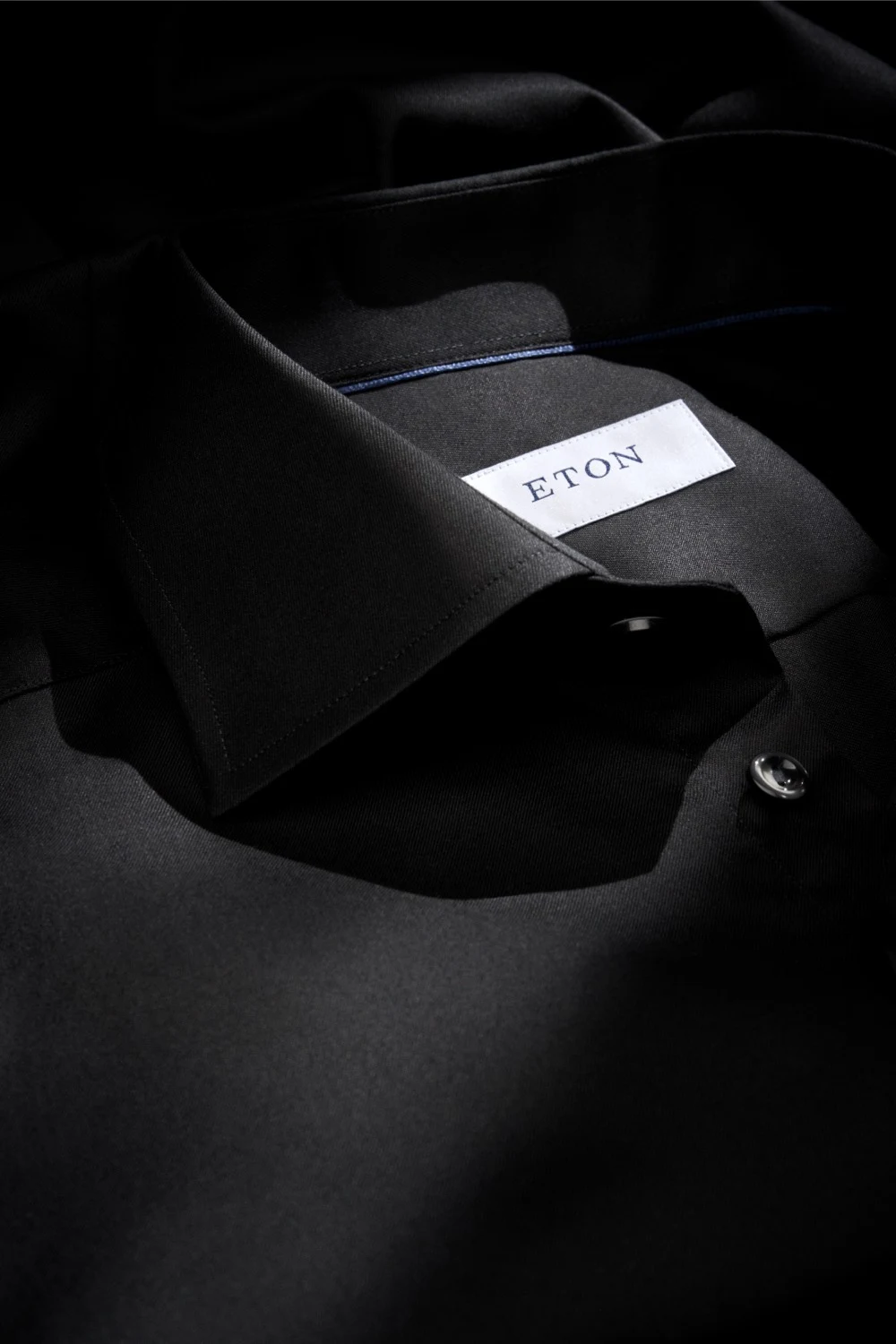 black signature twill shirt