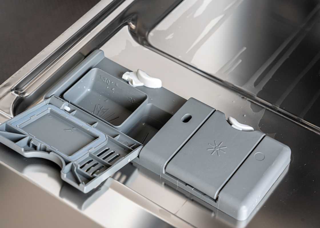 Dishwasher-detergent-compartment