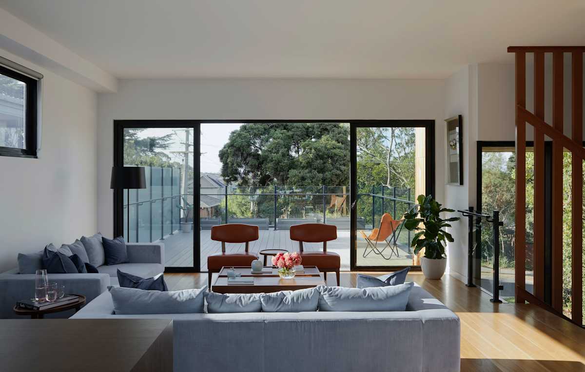 Living-room-with-open-windows