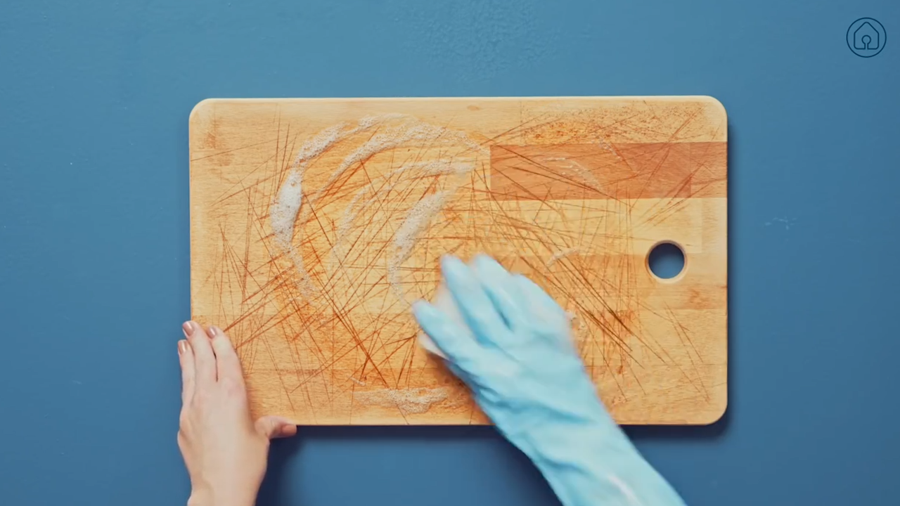  Clean-cutting-board