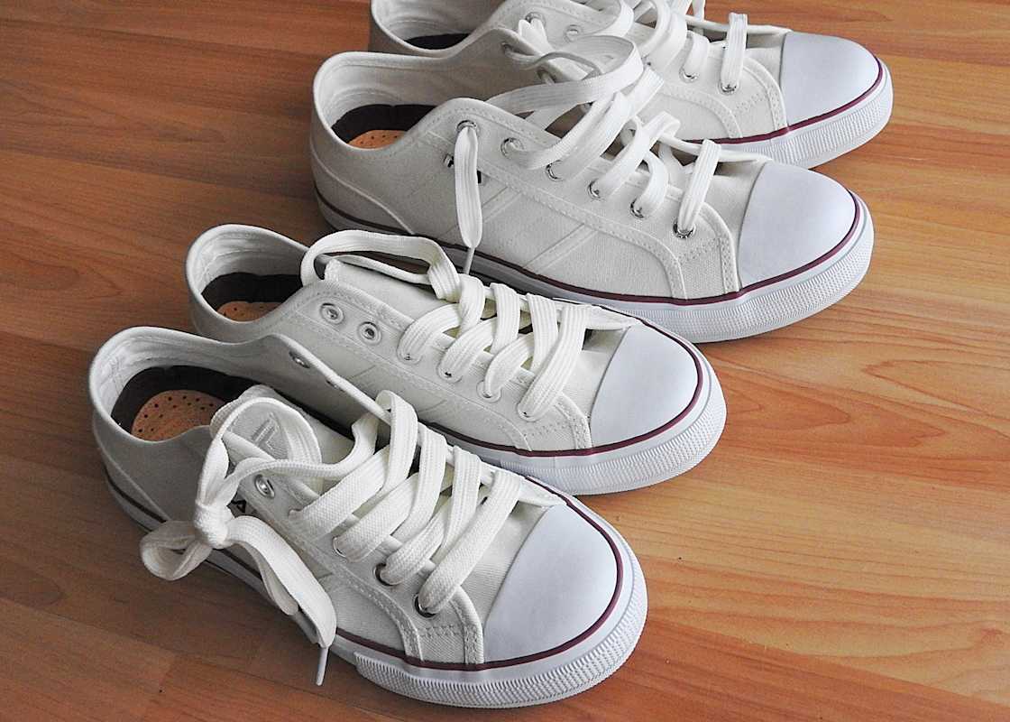 Canvas-shoes-white